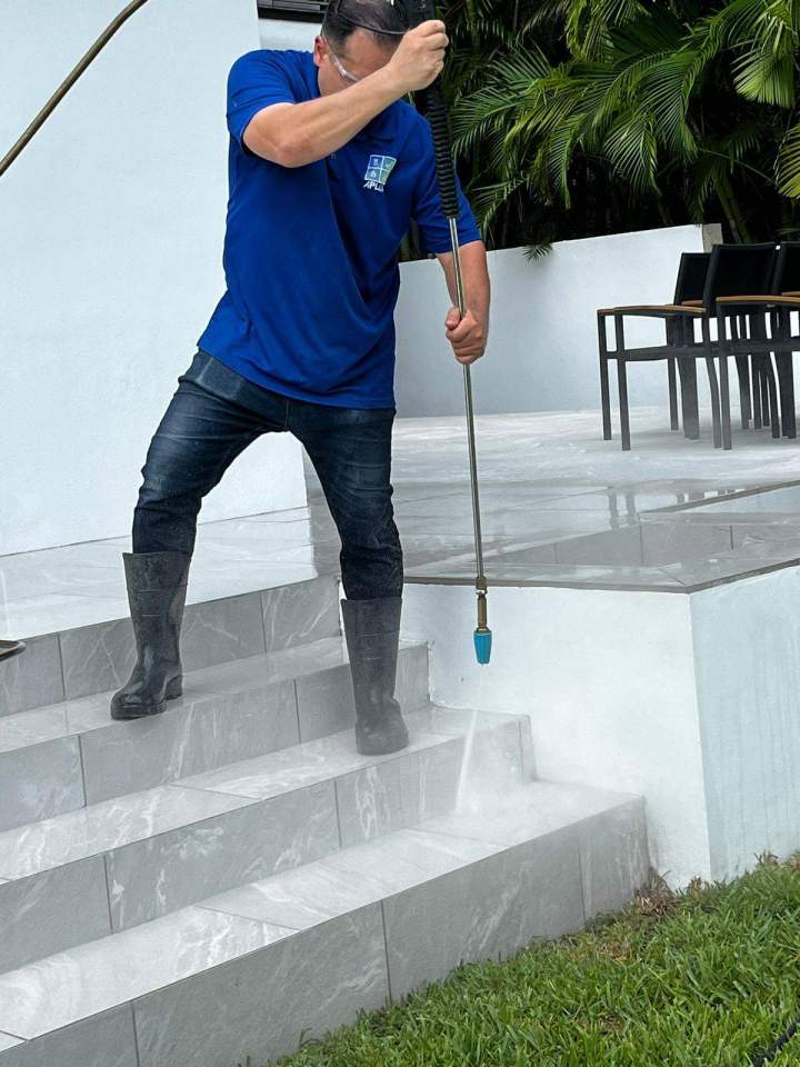 Commercial and Residential Pressure Washing, Key Biscayne